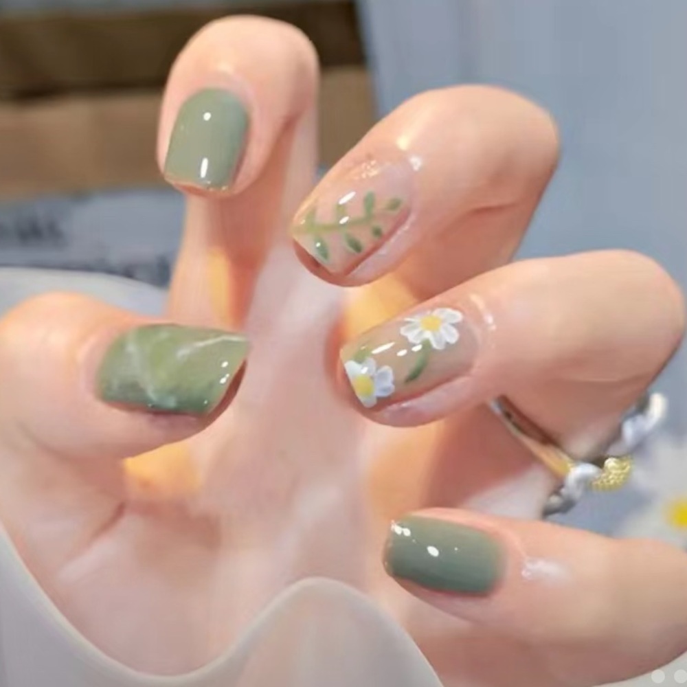 Glossy Gal - Nail Junkie - full artificial nail set